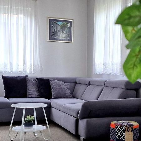 Apartment Silvana Kaštela Kültér fotó